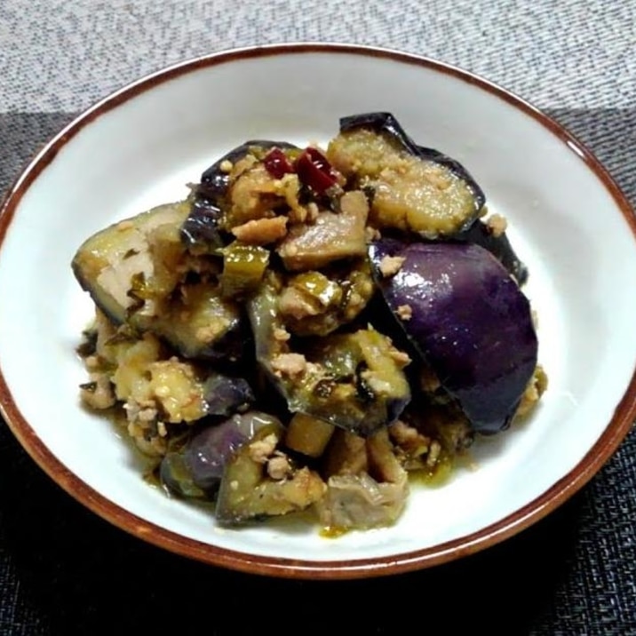 高菜と豚ひき肉種と茄子のナンプラーエスニック炒め